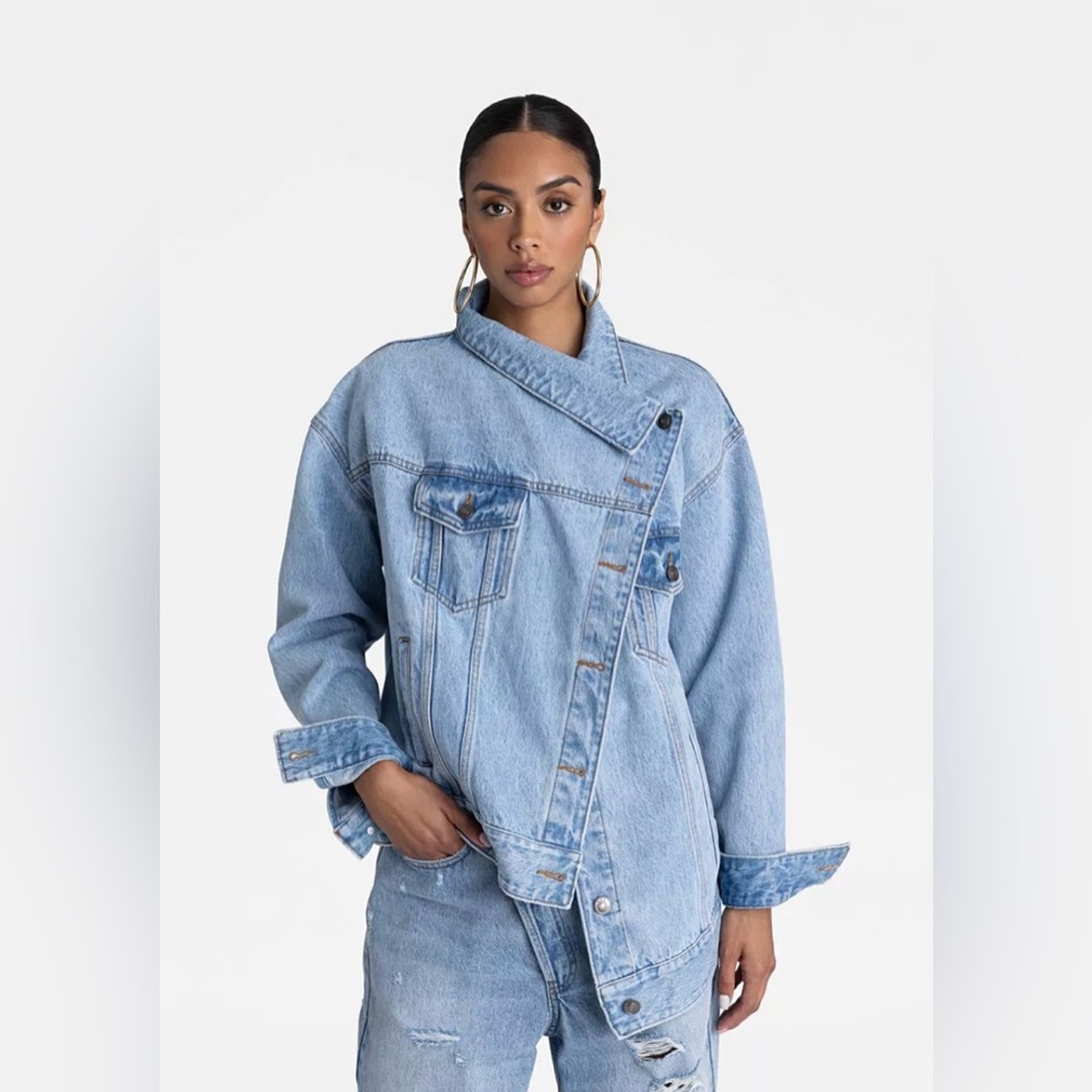 KBB by KAHLANA Women's 'The Denim Jacket' - Light Wash
